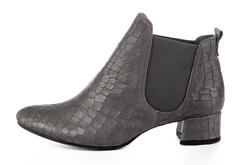 Ash grey women's ankle boots with buckles. Round toe. Low flare heels. Profile view - Florence KOOIJMAN